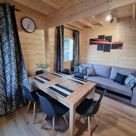 Letniskowy Pietrowy Na Kaszubach Jezioro Ostrow Mausz Holiday home *