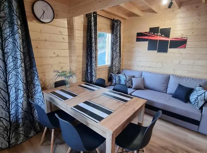 Letniskowy Pietrowy Na Kaszubach Jezioro Ostrow Mausz 別荘 *